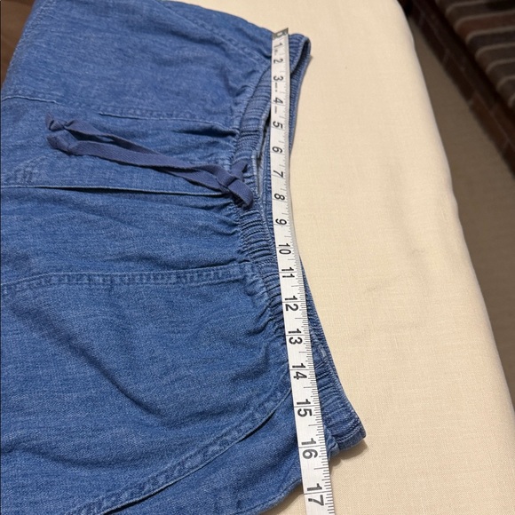 L.L. Bean Woman’s Sun Washed Denim Straight Leg Pull On pants Size Large. - Picture 10 of 16